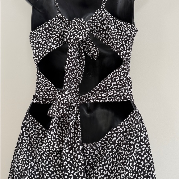 Missguided Mini Dress - Picture 3 of 6